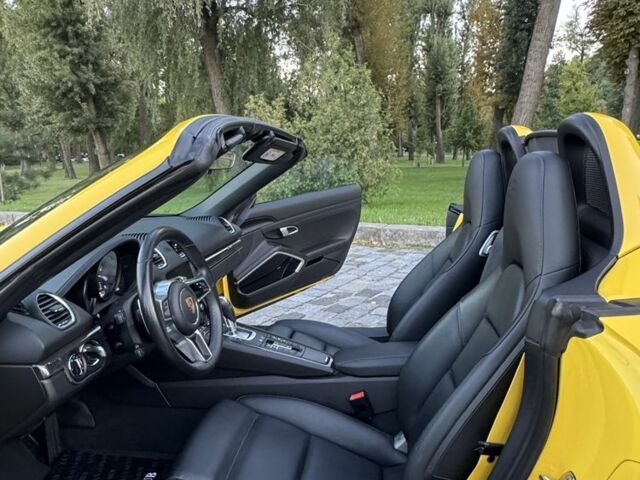 Жовтий Порше Boxster, об'ємом двигуна 2 л та пробігом 28 тис. км за 75555 $, фото 8 на Automoto.ua