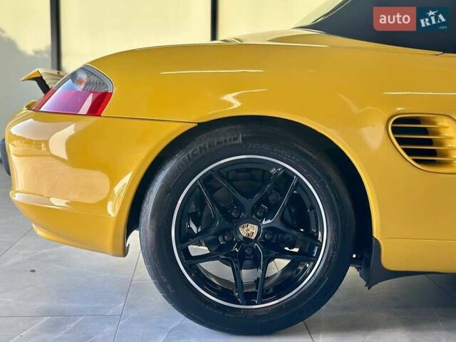Желтый Порше Бокстер, объемом двигателя 2.69 л и пробегом 49 тыс. км за 24800 $, фото 7 на Automoto.ua