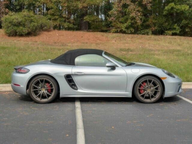 Серый Порше Бокстер, объемом двигателя 2.5 л и пробегом 67 тыс. км за 38000 $, фото 5 на Automoto.ua