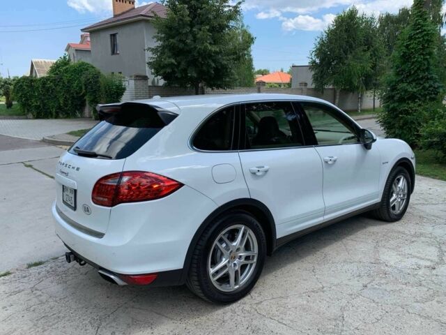 Белый Порше Кайене С Гибрид, объемом двигателя 3 л и пробегом 160 тыс. км за 19000 $, фото 2 на Automoto.ua