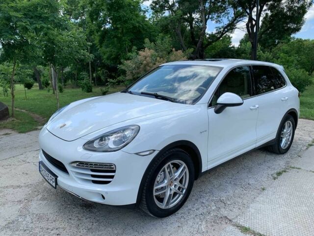 Белый Порше Кайене С Гибрид, объемом двигателя 3 л и пробегом 160 тыс. км за 19000 $, фото 1 на Automoto.ua