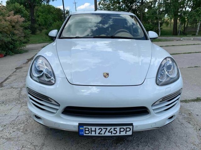 Белый Порше Кайене С Гибрид, объемом двигателя 3 л и пробегом 160 тыс. км за 19000 $, фото 5 на Automoto.ua