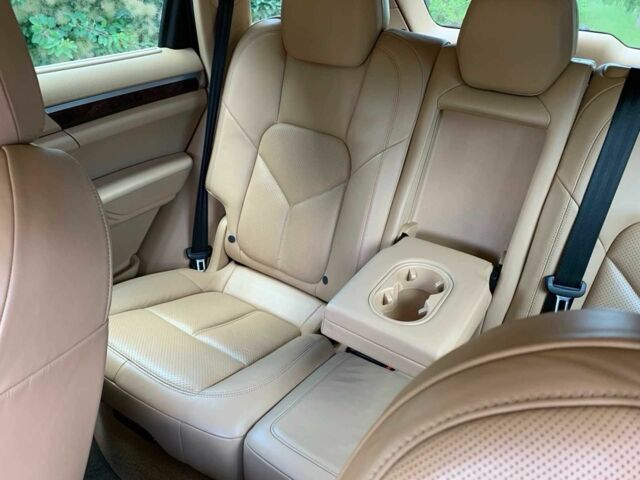 Белый Порше Кайене С Гибрид, объемом двигателя 3 л и пробегом 160 тыс. км за 19000 $, фото 8 на Automoto.ua