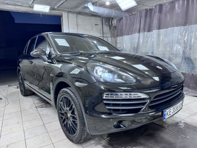 Черный Порше Кайене С Гибрид, объемом двигателя 3 л и пробегом 162 тыс. км за 20900 $, фото 1 на Automoto.ua