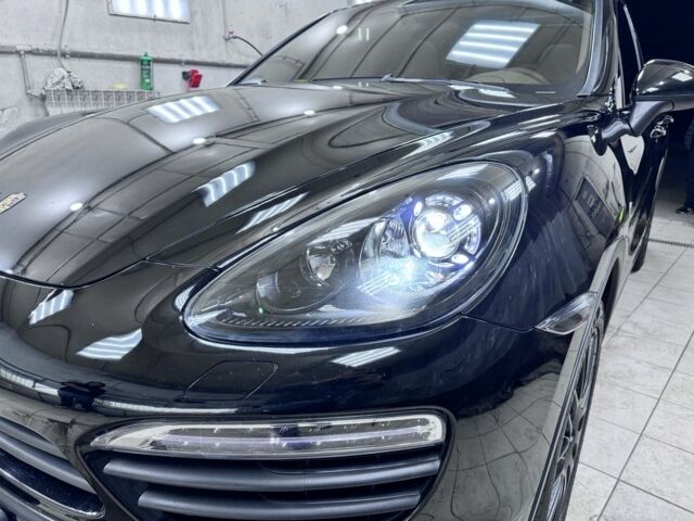 Черный Порше Кайене С Гибрид, объемом двигателя 3 л и пробегом 162 тыс. км за 20900 $, фото 4 на Automoto.ua