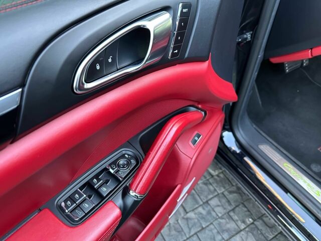 Черный Порше Кайене С Гибрид, объемом двигателя 3 л и пробегом 180 тыс. км за 34800 $, фото 11 на Automoto.ua