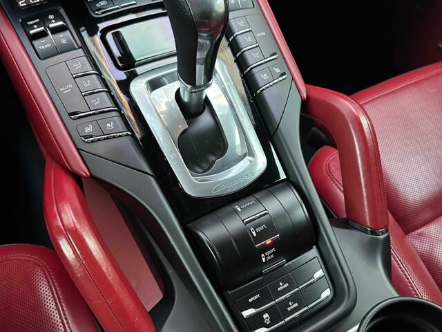 Черный Порше Кайене С Гибрид, объемом двигателя 3 л и пробегом 180 тыс. км за 34800 $, фото 16 на Automoto.ua