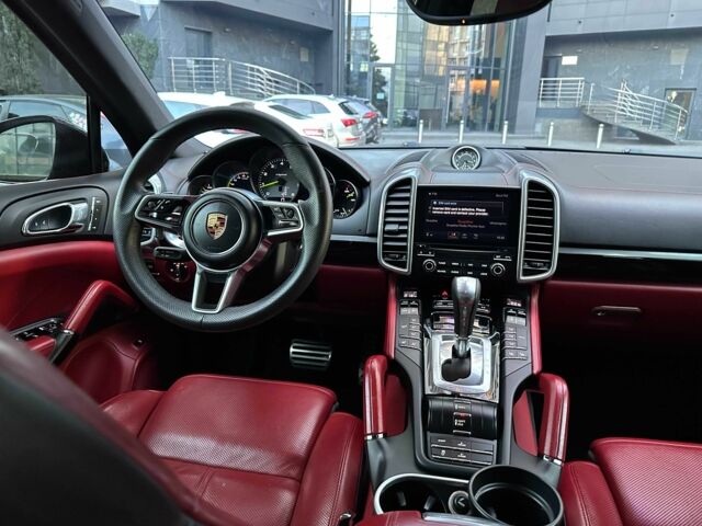 Черный Порше Кайене С Гибрид, объемом двигателя 3 л и пробегом 180 тыс. км за 34800 $, фото 23 на Automoto.ua