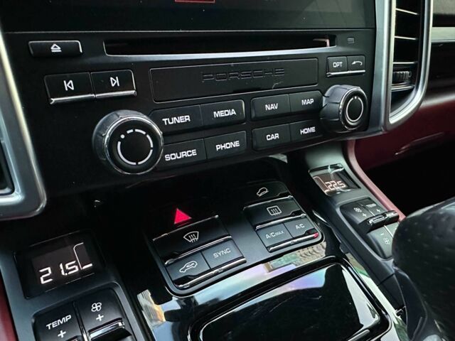 Черный Порше Кайене С Гибрид, объемом двигателя 3 л и пробегом 180 тыс. км за 34800 $, фото 17 на Automoto.ua