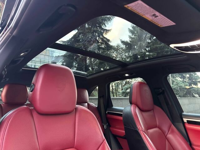 Черный Порше Кайене С Гибрид, объемом двигателя 3 л и пробегом 180 тыс. км за 34800 $, фото 8 на Automoto.ua