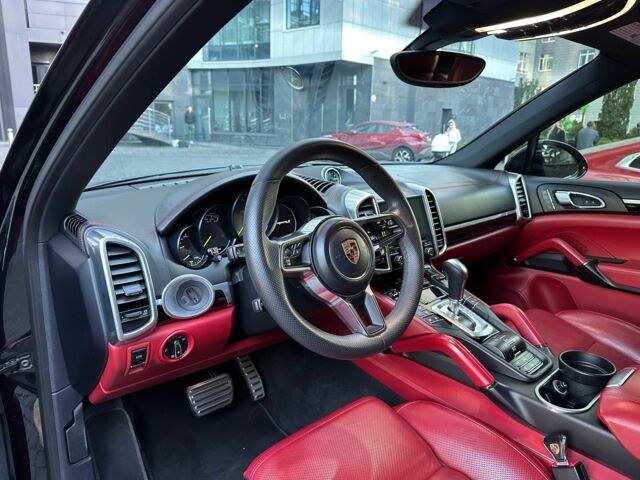 Черный Порше Кайене С Гибрид, объемом двигателя 3 л и пробегом 180 тыс. км за 34800 $, фото 15 на Automoto.ua