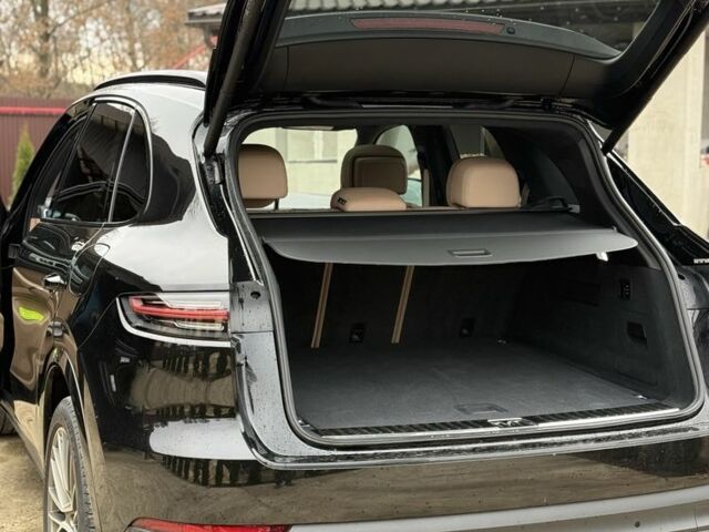 Черный Порше Кайене С Гибрид, объемом двигателя 3 л и пробегом 45 тыс. км за 67000 $, фото 8 на Automoto.ua