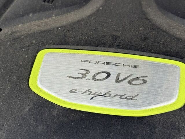 Черный Порше Кайене С Гибрид, объемом двигателя 3 л и пробегом 45 тыс. км за 67000 $, фото 10 на Automoto.ua