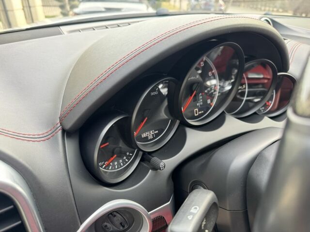 Білий Порше Каєн Турбо С, об'ємом двигуна 4.8 л та пробігом 89 тис. км за 29999 $, фото 12 на Automoto.ua