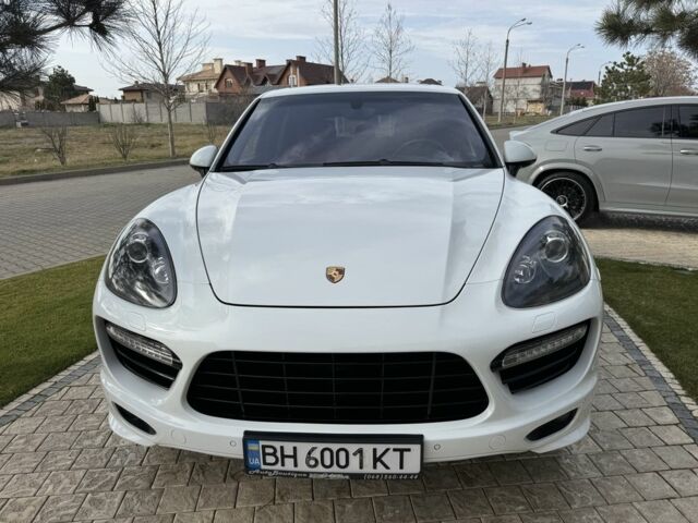 Білий Порше Каєн Турбо С, об'ємом двигуна 4.8 л та пробігом 89 тис. км за 29999 $, фото 1 на Automoto.ua