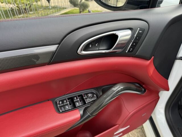 Білий Порше Каєн Турбо С, об'ємом двигуна 4.8 л та пробігом 89 тис. км за 29999 $, фото 7 на Automoto.ua