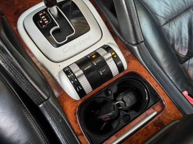 Порше Каен Турбо С 2007 в Одессе на Automoto.ua Черный Порше Каен Турбо С, объемом двигателя 4.8 л и пробегом 280 тыс. км за 8200 $, фото 14 на Automoto.ua