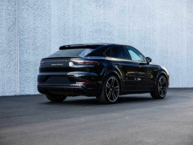 Черный Порше Каен Турбо С, объемом двигателя 4 л и пробегом 24 тыс. км за 29600 $, фото 2 на Automoto.ua