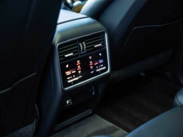 Черный Порше Каен Турбо С, объемом двигателя 4 л и пробегом 24 тыс. км за 29600 $, фото 9 на Automoto.ua