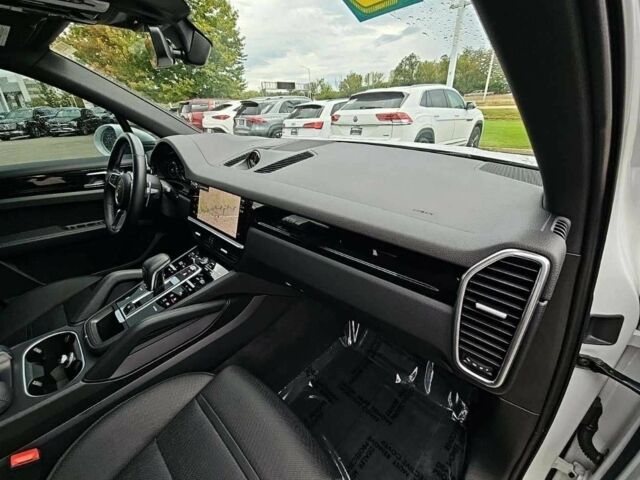 Белый Порше Каен Турбо, объемом двигателя 0 л и пробегом 16 тыс. км за 72400 $, фото 4 на Automoto.ua