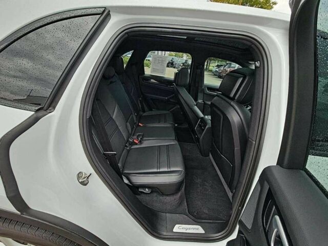 Белый Порше Каен Турбо, объемом двигателя 0 л и пробегом 16 тыс. км за 72400 $, фото 6 на Automoto.ua