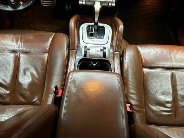 Чорний Порше Cayenne Turbo, об'ємом двигуна 4.8 л та пробігом 180 тис. км за 11800 $, фото 13 на Automoto.ua