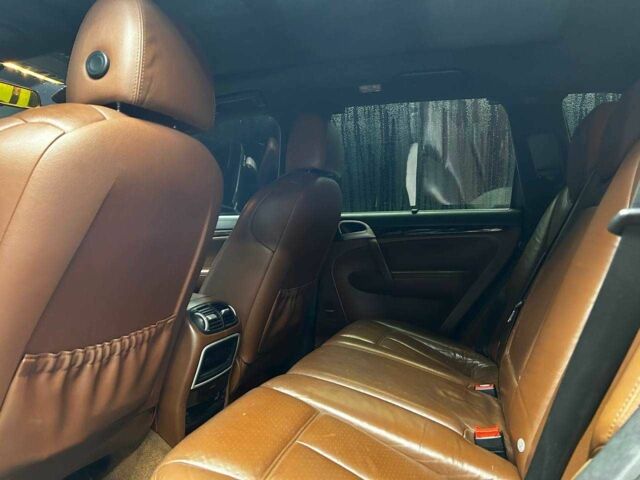 Чорний Порше Cayenne Turbo, об'ємом двигуна 4.8 л та пробігом 180 тис. км за 11800 $, фото 20 на Automoto.ua