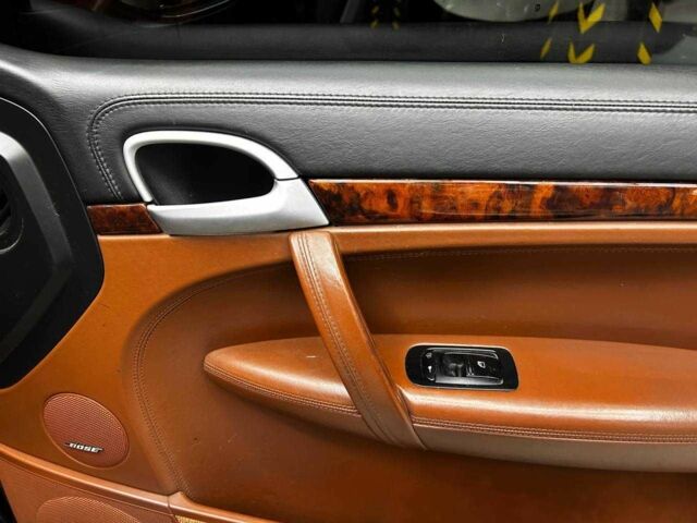 Чорний Порше Cayenne Turbo, об'ємом двигуна 4.8 л та пробігом 180 тис. км за 11800 $, фото 11 на Automoto.ua