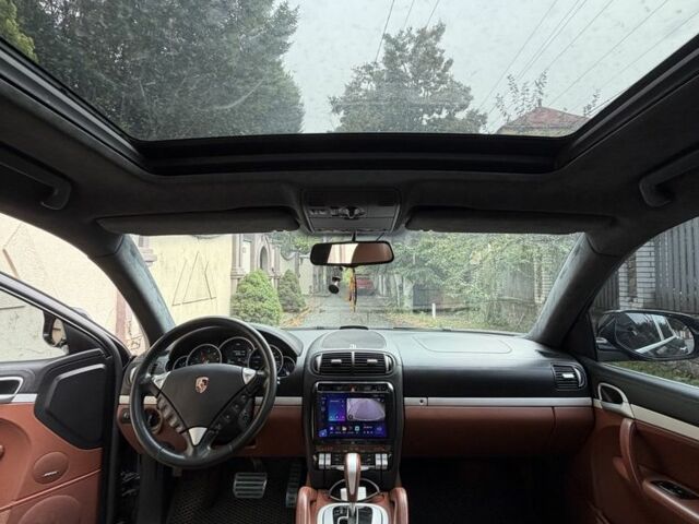 Черный Порше Каен Турбо, объемом двигателя 4.8 л и пробегом 302 тыс. км за 8500 $, фото 14 на Automoto.ua