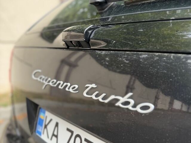 Черный Порше Каен Турбо, объемом двигателя 4.8 л и пробегом 302 тыс. км за 8500 $, фото 17 на Automoto.ua