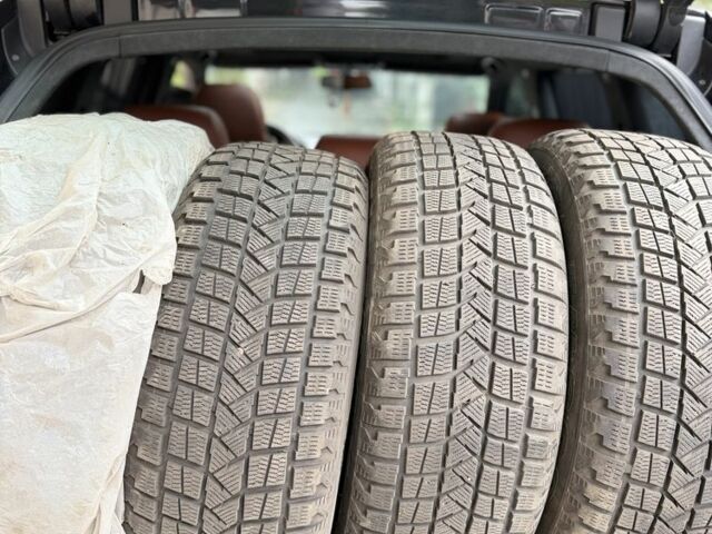 Черный Порше Каен Турбо, объемом двигателя 4.8 л и пробегом 302 тыс. км за 8500 $, фото 19 на Automoto.ua