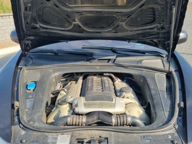 Черный Порше Каен Турбо, объемом двигателя 4.8 л и пробегом 185 тыс. км за 12500 $, фото 7 на Automoto.ua