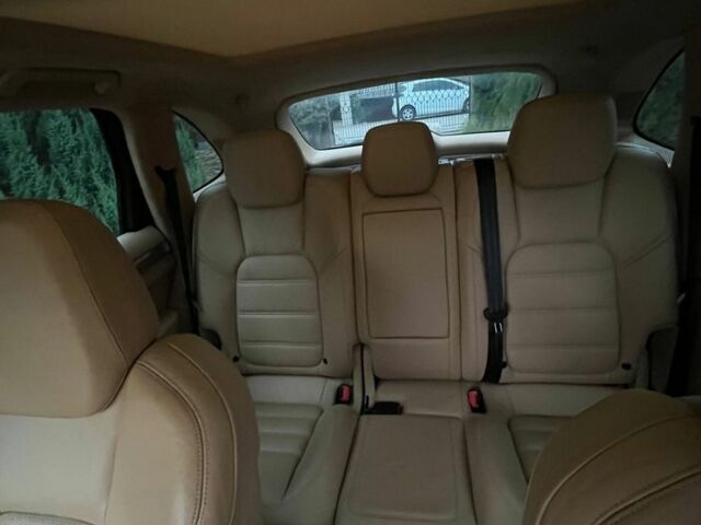 Чорний Порше Cayenne Turbo, об'ємом двигуна 4.8 л та пробігом 136 тис. км за 26000 $, фото 4 на Automoto.ua