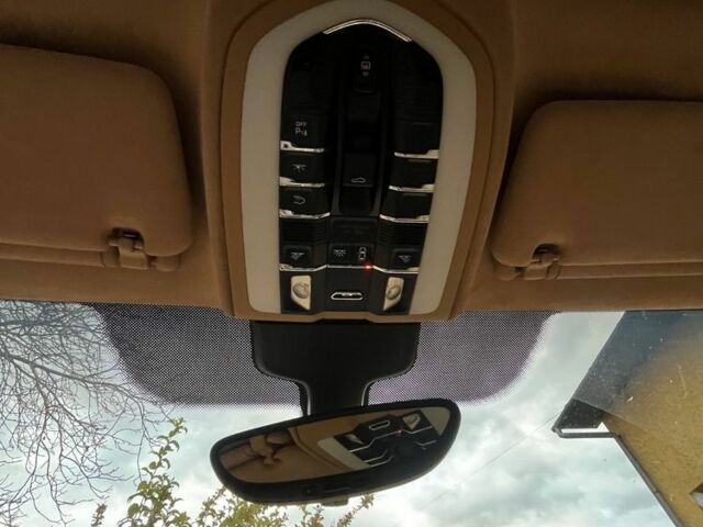 Чорний Порше Cayenne Turbo, об'ємом двигуна 4.8 л та пробігом 136 тис. км за 26000 $, фото 5 на Automoto.ua