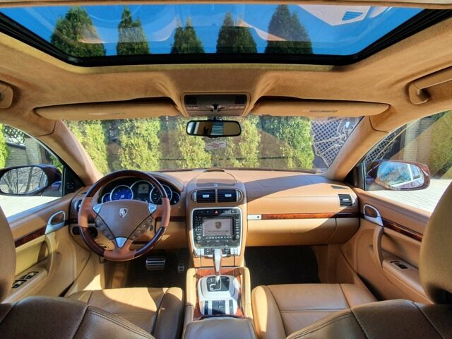 Красный Порше Каен Турбо, объемом двигателя 3 л и пробегом 187 тыс. км за 15000 $, фото 17 на Automoto.ua