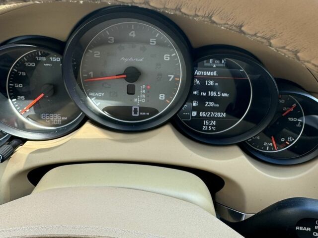 Белый Порше Каен, объемом двигателя 3 л и пробегом 187 тыс. км за 22000 $, фото 4 на Automoto.ua