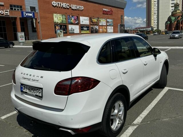 Белый Порше Каен, объемом двигателя 3 л и пробегом 187 тыс. км за 22000 $, фото 9 на Automoto.ua