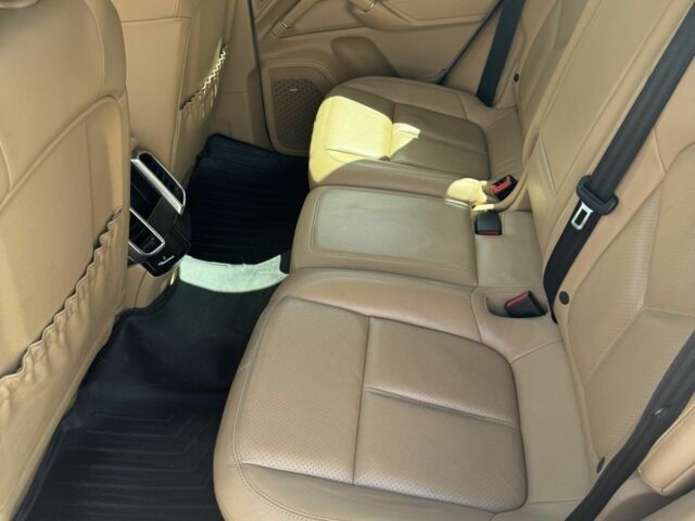 Белый Порше Каен, объемом двигателя 3 л и пробегом 187 тыс. км за 22000 $, фото 5 на Automoto.ua