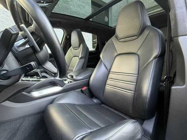 Білий Порше Cayenne, об'ємом двигуна 4 л та пробігом 33 тис. км за 26000 $, фото 10 на Automoto.ua