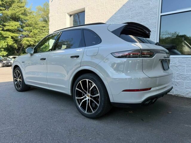 Білий Порше Cayenne, об'ємом двигуна 4 л та пробігом 33 тис. км за 26000 $, фото 4 на Automoto.ua