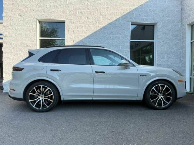 Білий Порше Cayenne, об'ємом двигуна 4 л та пробігом 33 тис. км за 26000 $, фото 2 на Automoto.ua