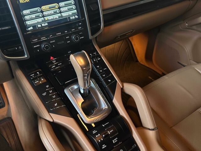 Білий Порше Cayenne, об'ємом двигуна 3.6 л та пробігом 95 тис. км за 39000 $, фото 4 на Automoto.ua