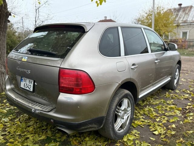 Белый Порше Каен, объемом двигателя 1.9 л и пробегом 250 тыс. км за 3499 $, фото 8 на Automoto.ua