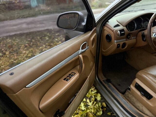 Белый Порше Каен, объемом двигателя 1.9 л и пробегом 250 тыс. км за 3499 $, фото 10 на Automoto.ua