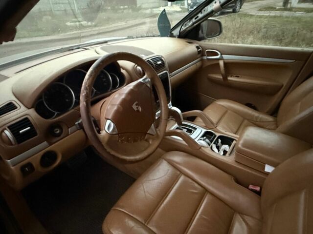 Белый Порше Каен, объемом двигателя 1.9 л и пробегом 250 тыс. км за 3499 $, фото 7 на Automoto.ua