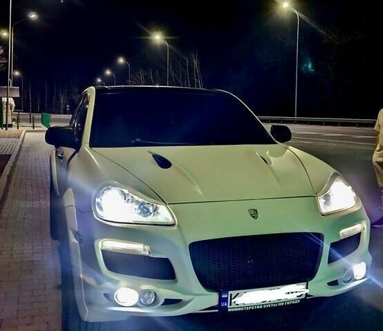 Белый Порше Каен, объемом двигателя 4.8 л и пробегом 270 тыс. км за 9500 $, фото 1 на Automoto.ua