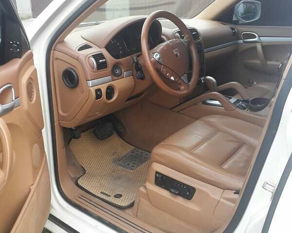 Белый Порше Каен, объемом двигателя 3.6 л и пробегом 320 тыс. км за 10299 $, фото 9 на Automoto.ua