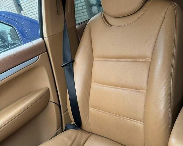 Белый Порше Каен, объемом двигателя 3.6 л и пробегом 196 тыс. км за 10700 $, фото 16 на Automoto.ua