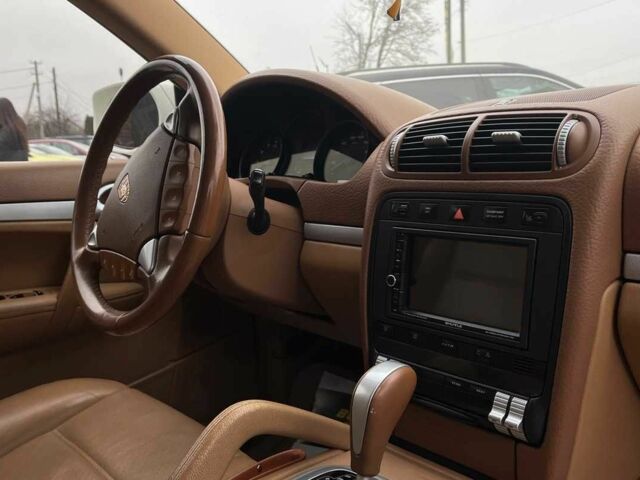 Білий Порше Cayenne, об'ємом двигуна 3.6 л та пробігом 169 тис. км за 13699 $, фото 15 на Automoto.ua