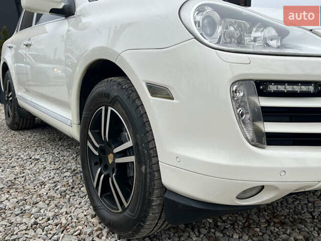 Білий Порше Cayenne, об'ємом двигуна 3.6 л та пробігом 169 тис. км за 13699 $, фото 20 на Automoto.ua